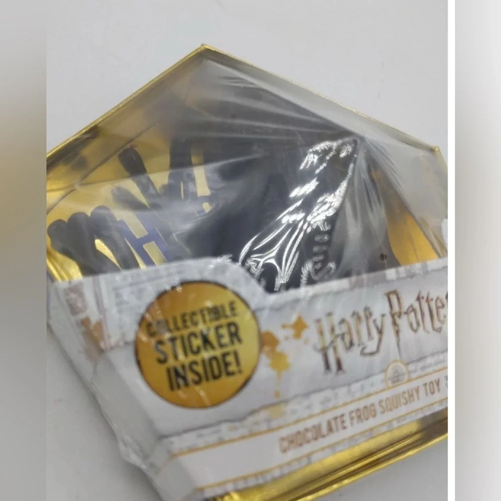 New Harry Potter Chocolate Squishy Frog Toy Brown Noble Collection & Sticker